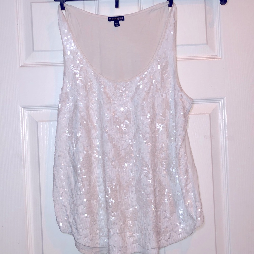 T-shirt tank top with sequences in the front